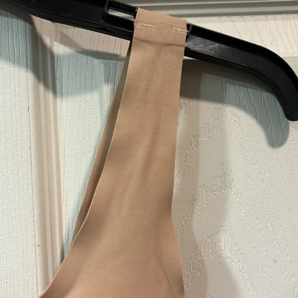 Like New! Le Mystère Smooth Shape Wireless Bra - Natural, size Small - Picture 3 of 13